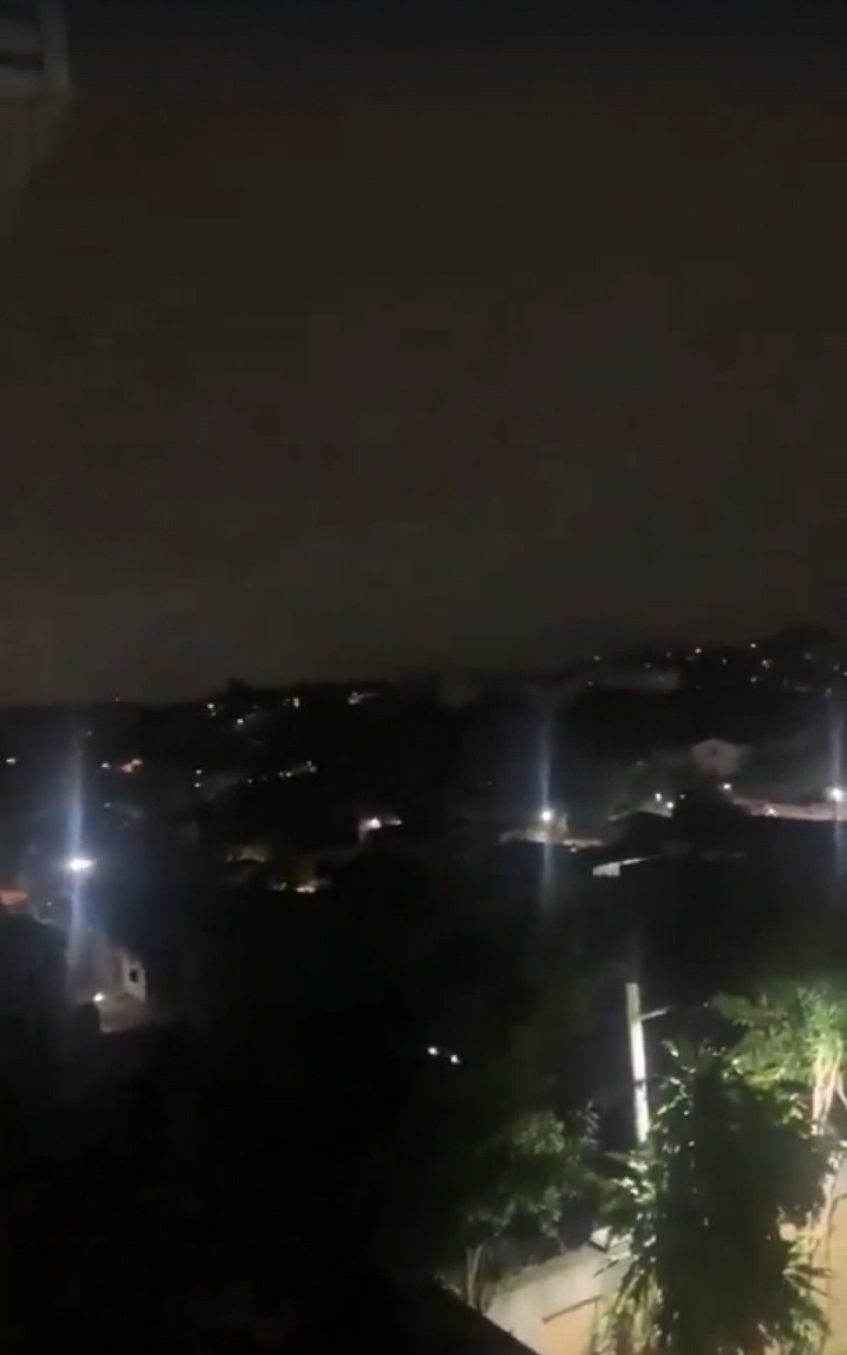Tiroteio na Taquara: Moradores vivem madrugada de terror - Vídeo