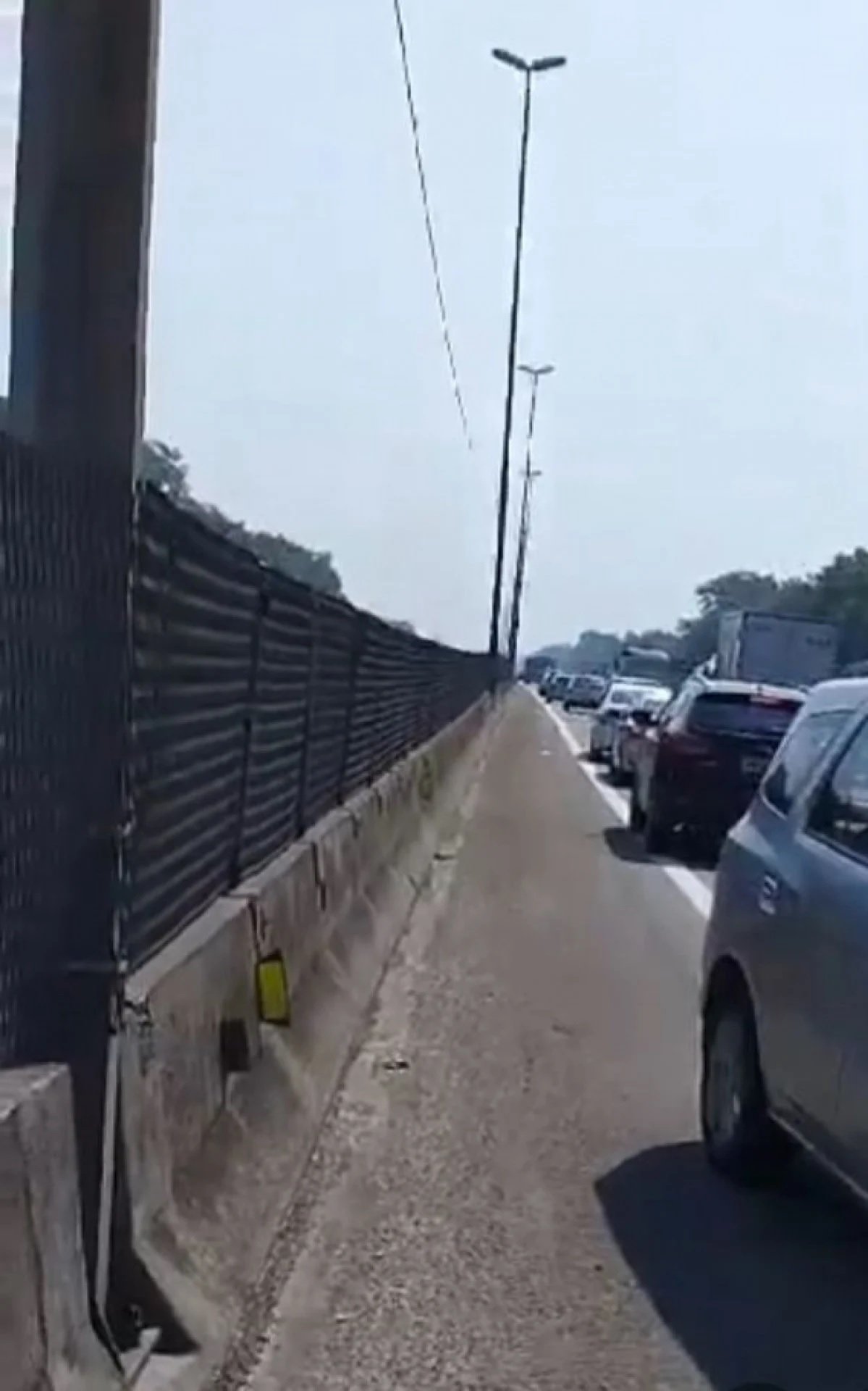 Arrastão na Rodovia Washigton Luís aterroriza motoristas - Vídeos