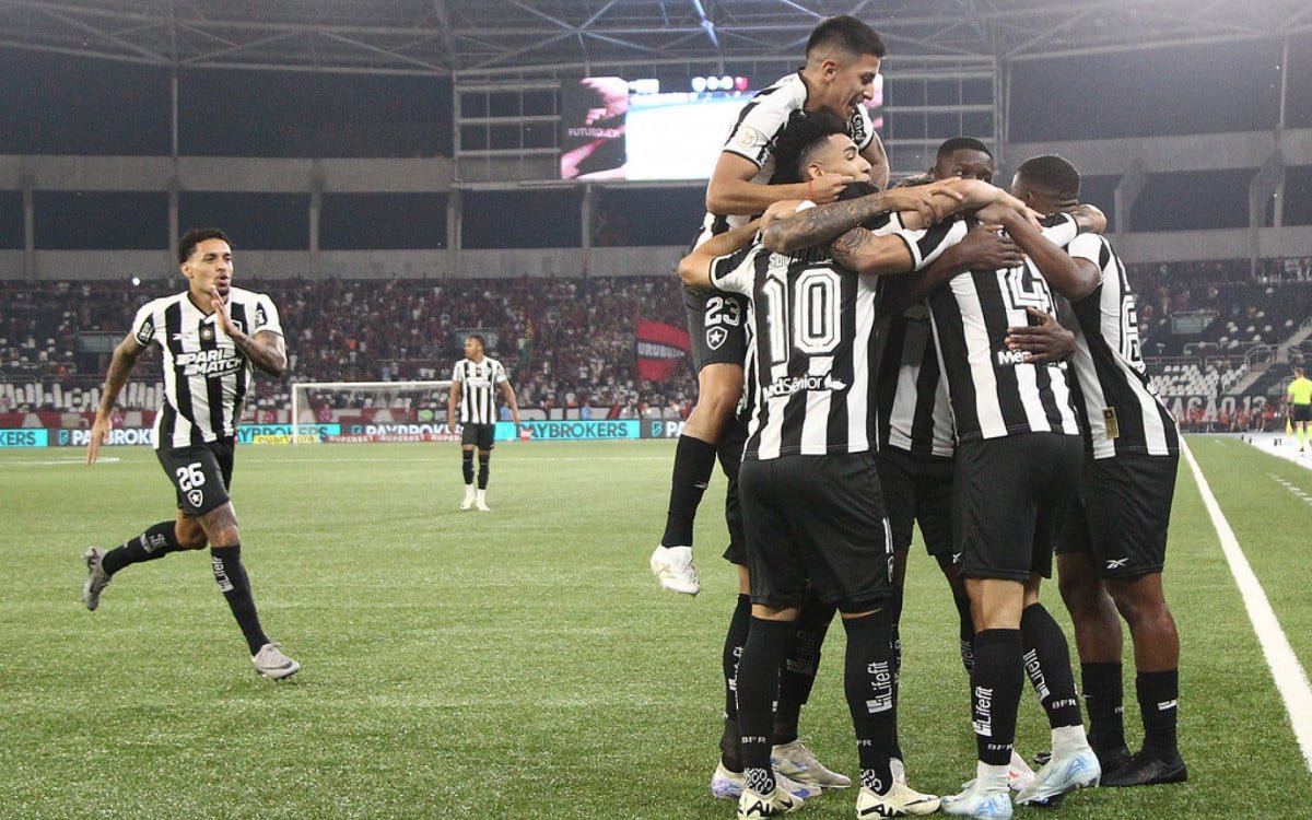 Botafogo cada vez mais perto do título