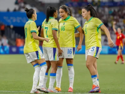 Brasil é prata no futebol feminino em Paris