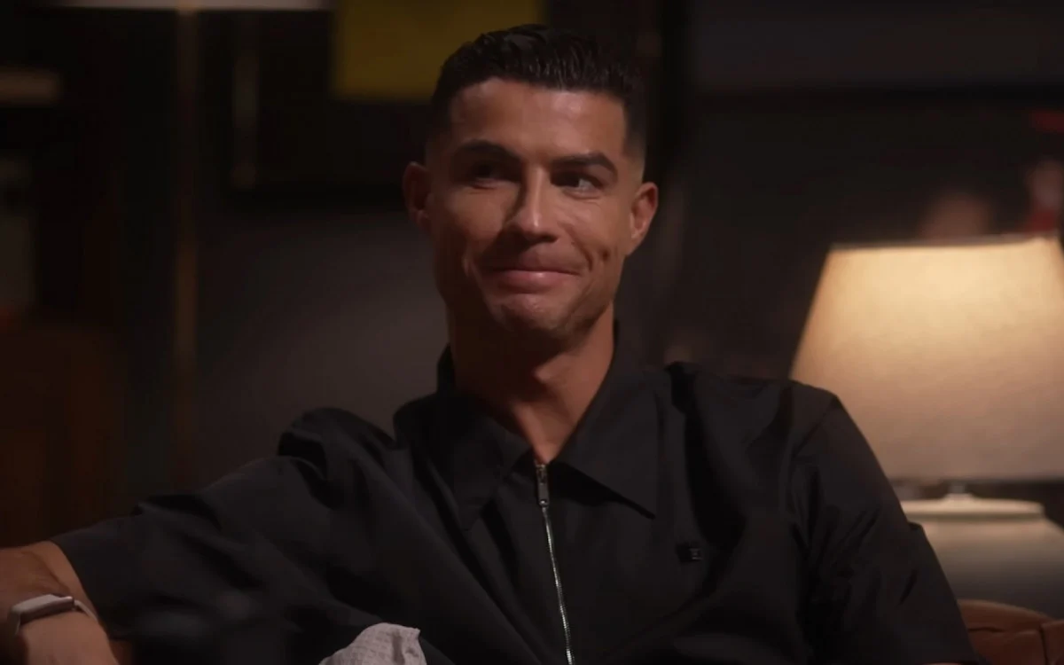 Cristiano Ronaldo cria canal no Youtube e bate recorde