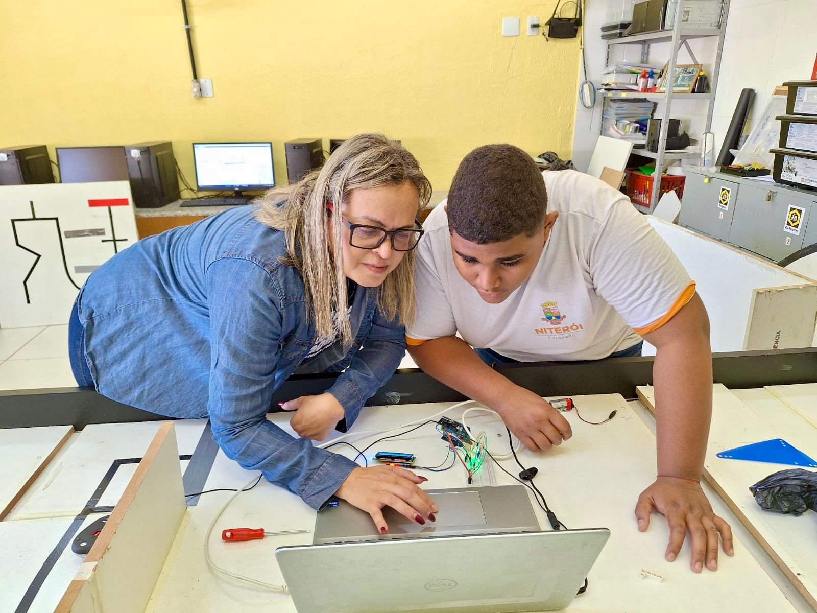 Escola Municipal de Niterói vai à Mostra Nacional