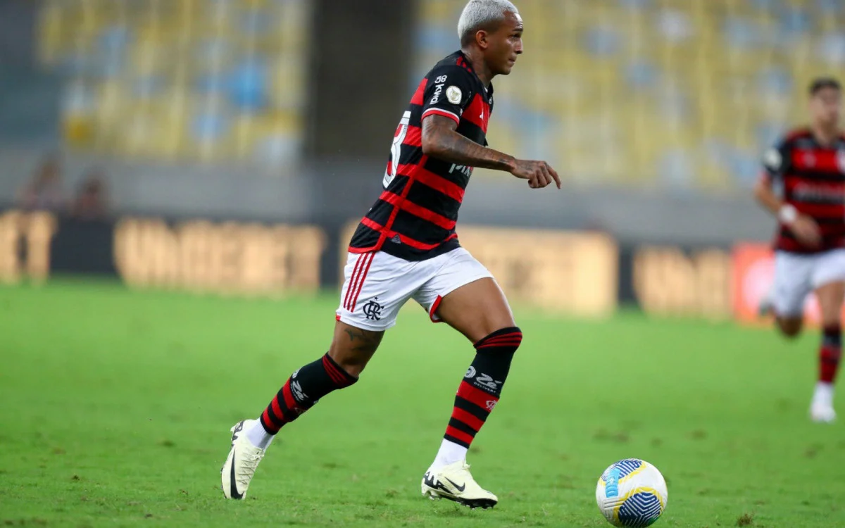 Flamengo quer Wesley na Libertadores e trava negociação