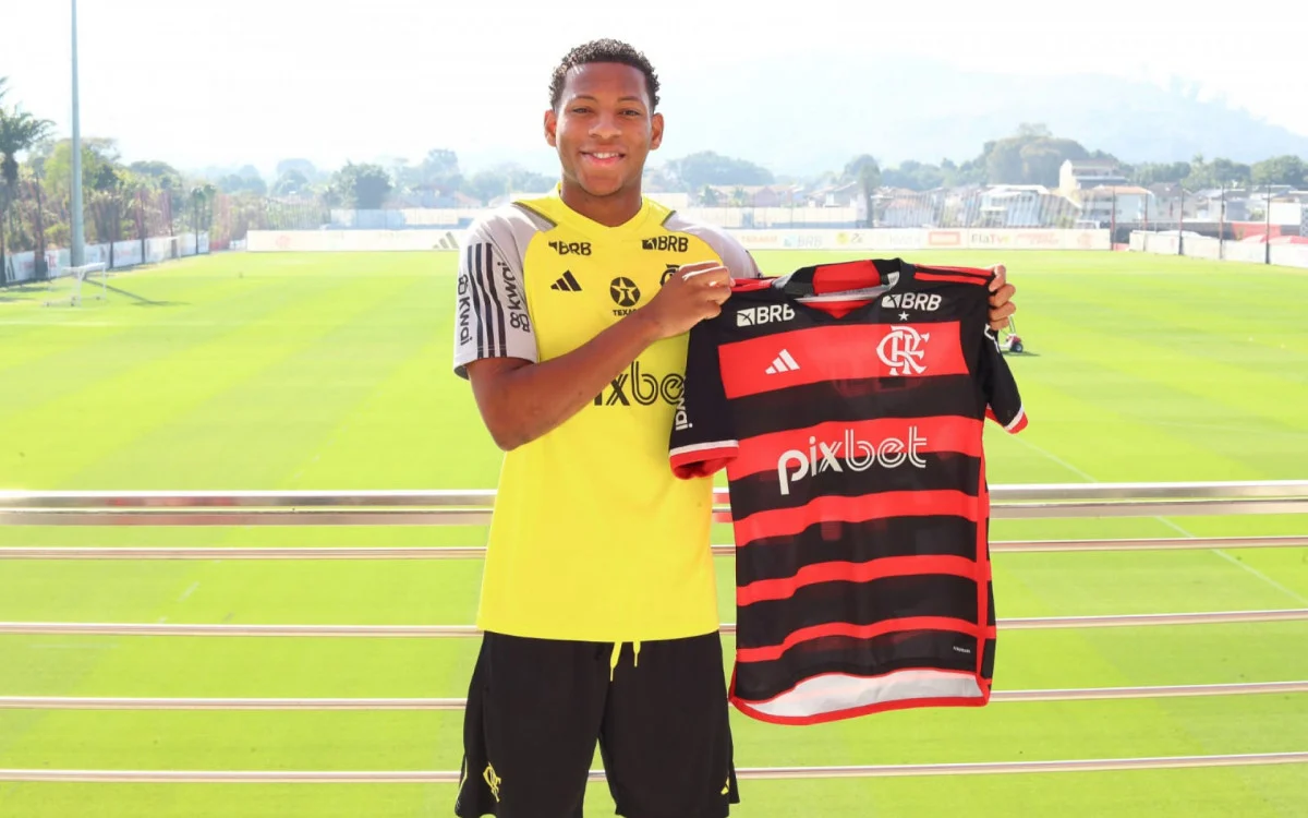 Flamengo recebe Alex Sandro e Gonzalo Plata