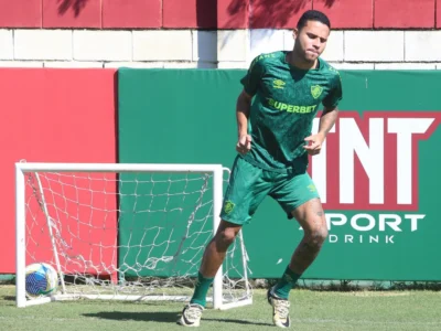 Fluminense acerta venda de Alexsander para o Al-Ahli