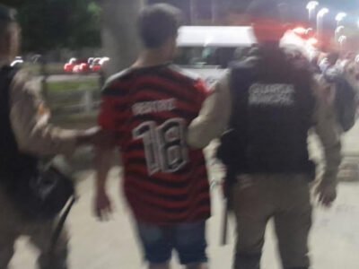 Homem é preso por agredir namorada após jogo do Flamengo