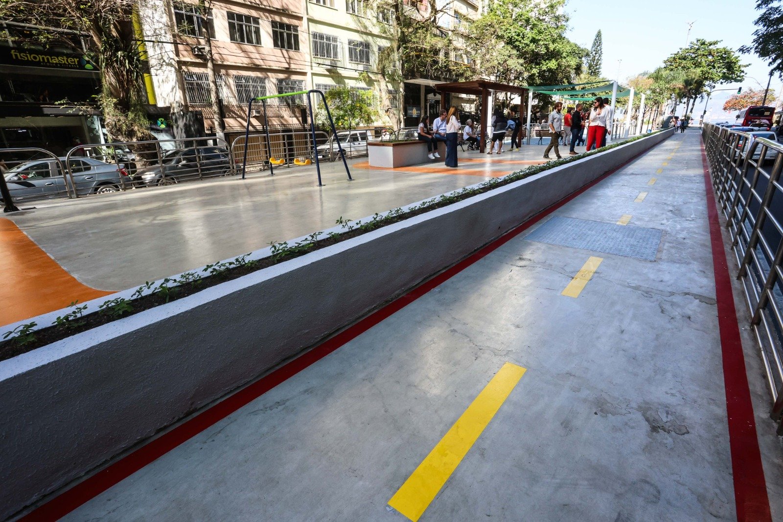 Niterói: Praça Dom Navarro é reinaugurada em Icaraí