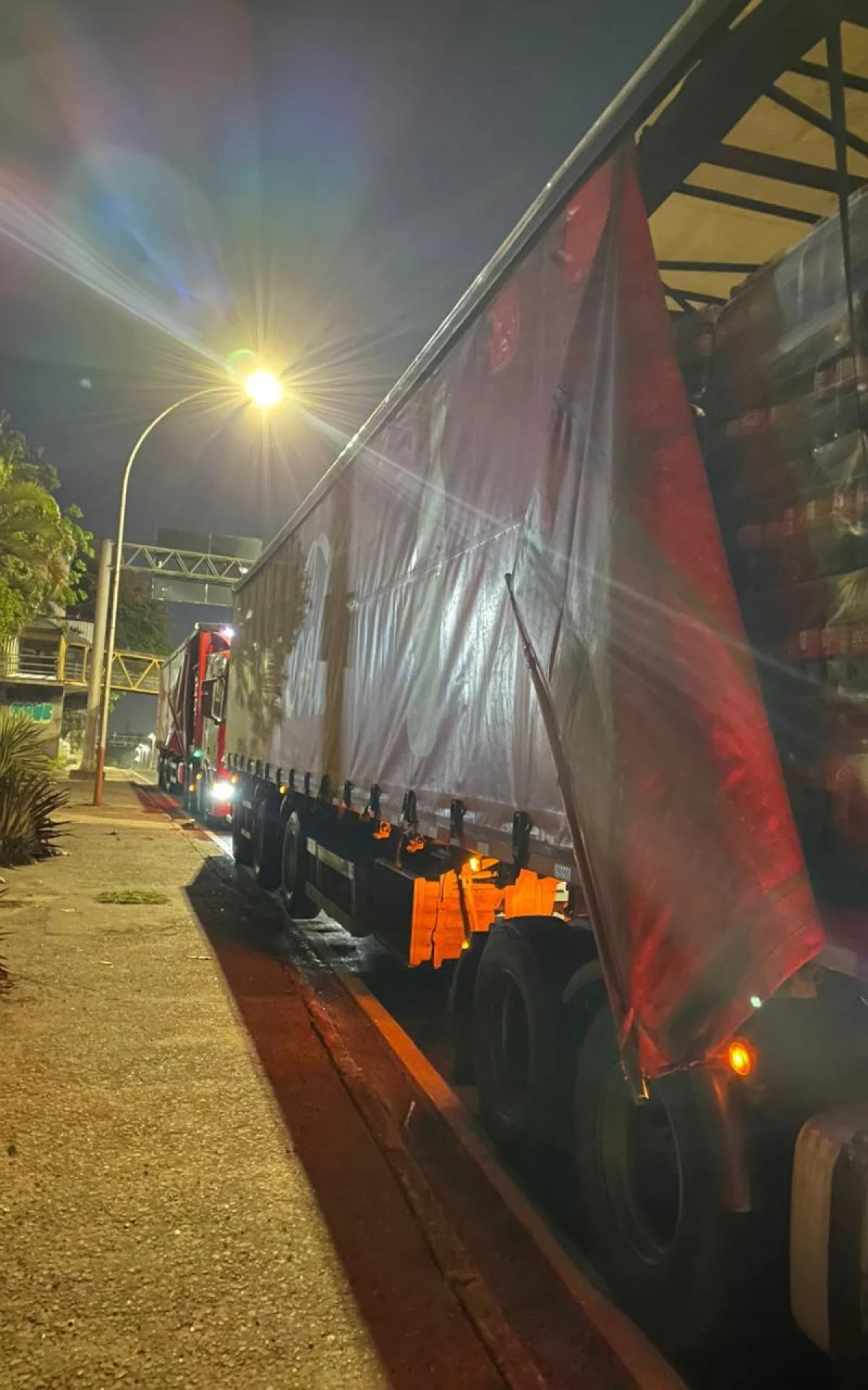 PM recupera carretas roubadas na Linha Amarela