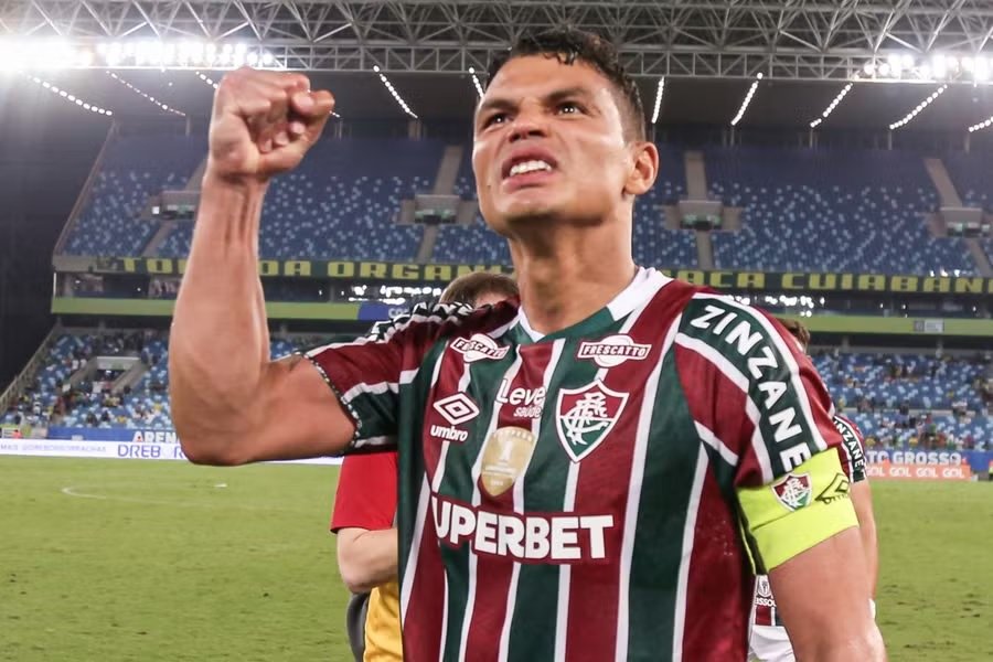 Thiago Silva se mostra decisivo com primeiro gol no retorno ao Fluminense