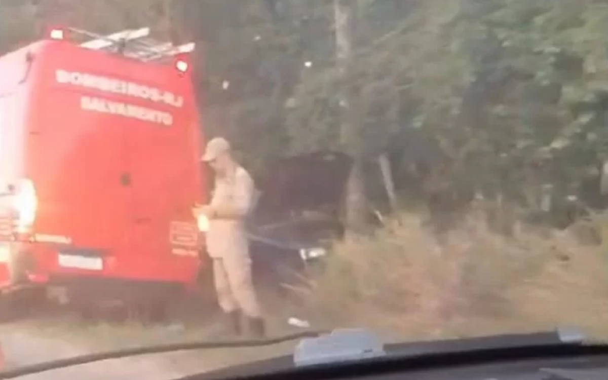 Trânsito lento na Estrada do Guriri após acidente