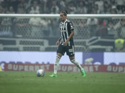 Vasco e Atlético-MG travam impasse por Maurício Lemos