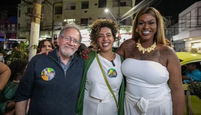 Vereadores Paulo Eduardo Gomes e Benny Briolly ao lado de Talíria Petrone, no primeiro dia de campanha para a Prefeitura de Niterói | Reprodução