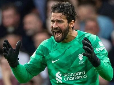 Bayern de Munique mira Alisson como novo goleiro