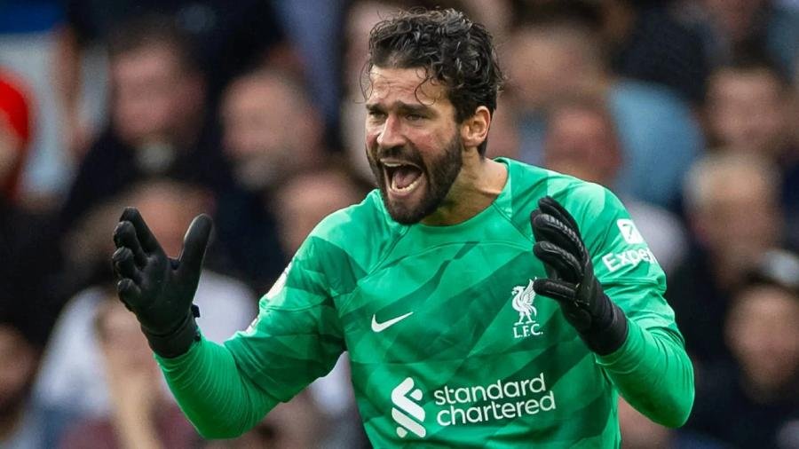 Bayern de Munique mira Alisson como novo goleiro