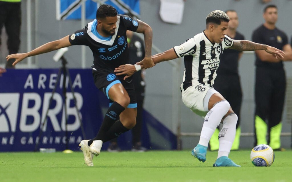 Botafogo empata com Grêmio em jogo equilibrado