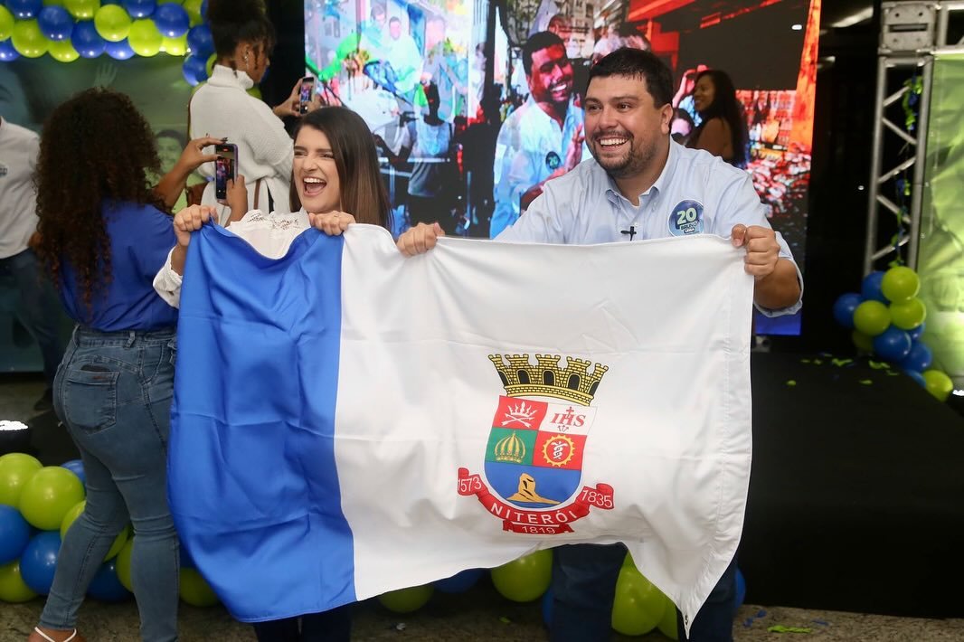 Evento para lançamento da campanha eleitoral da coligação Niterói Pode Mais reúne apoiadores de Bruno Lessa e Bruna Doriel no Iate Clube Icaraí, em São Francisco | Rodolpho Gavlak/Divulgação