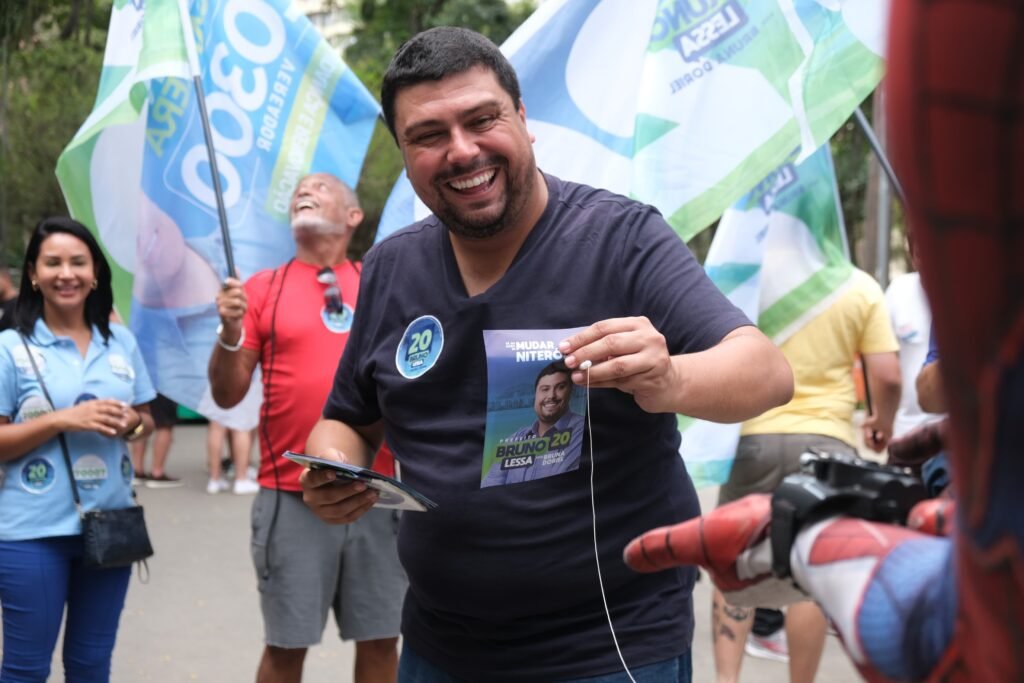 Bruno Lessa promete linha de barco entre Ilha da Conceição e Centro de Niterói