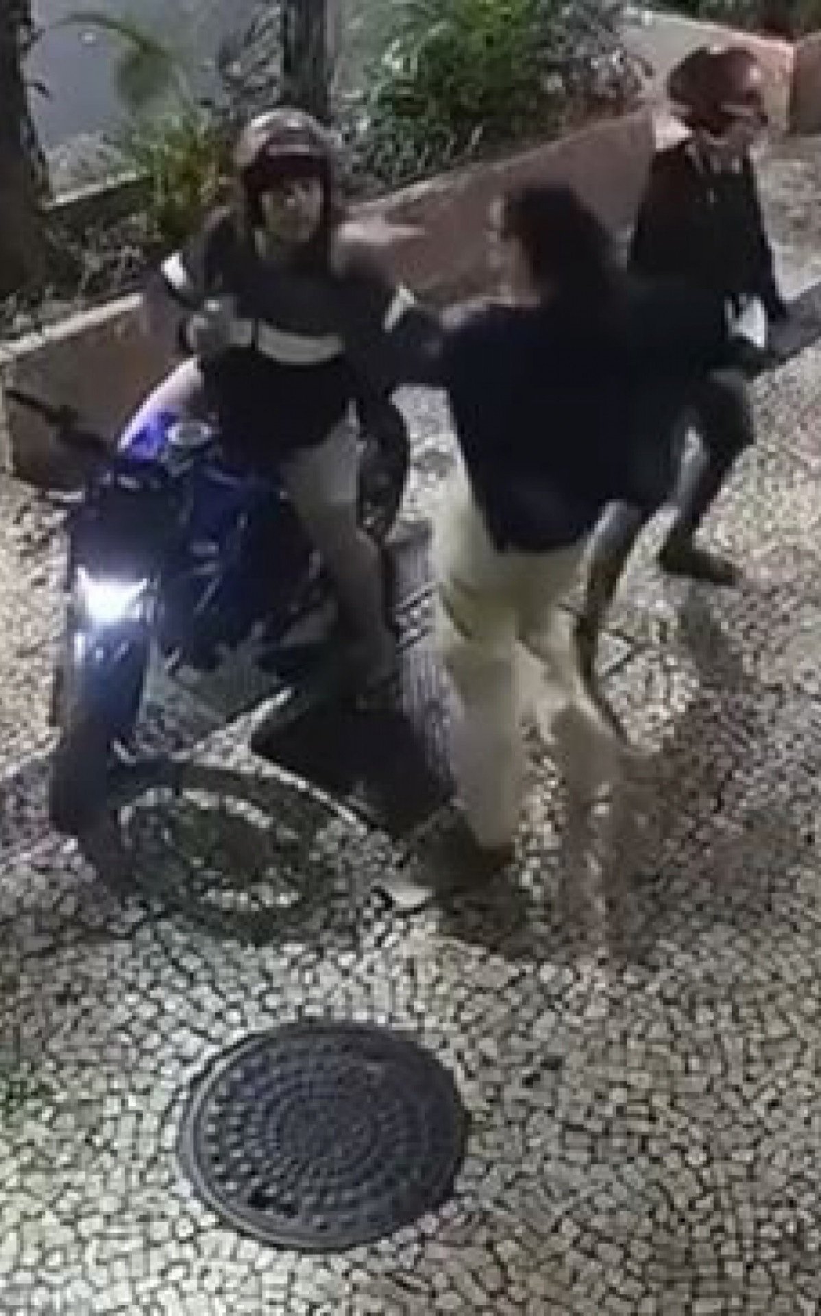 Casal é assaltado em Copacabana