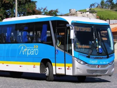 Criminosos sequestram ônibus no Rio