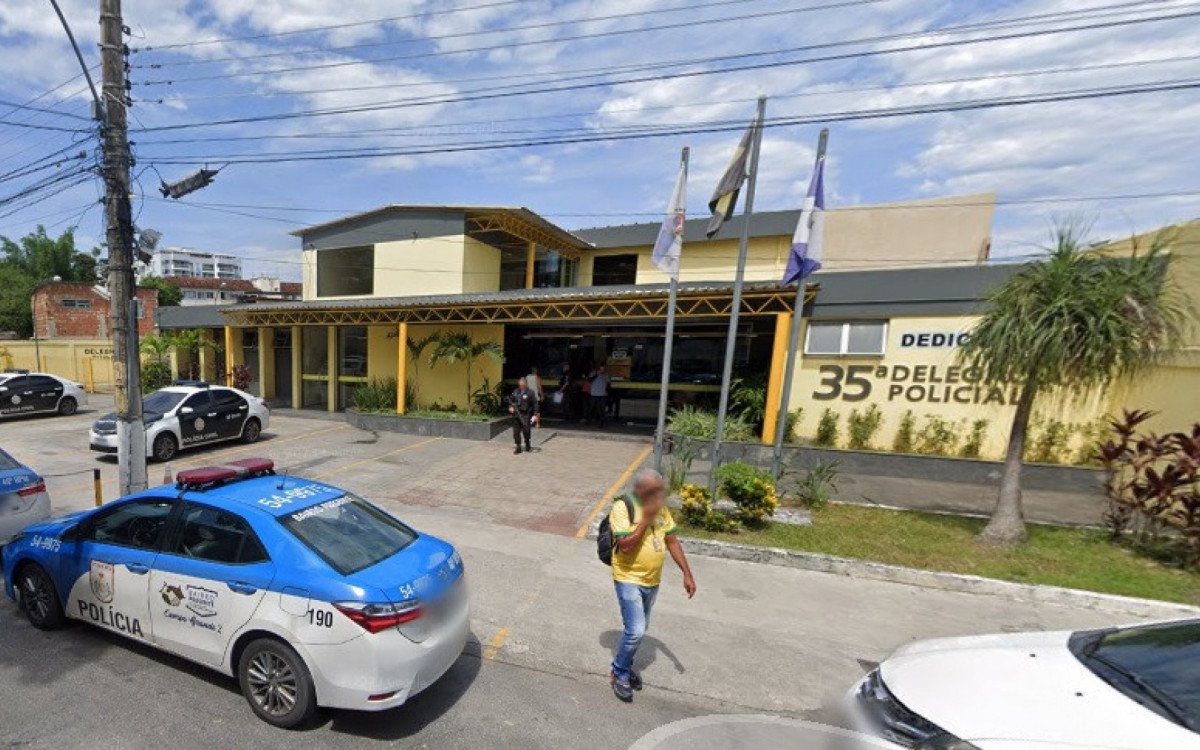 Homem é preso por agredir companheira na Zona Oeste