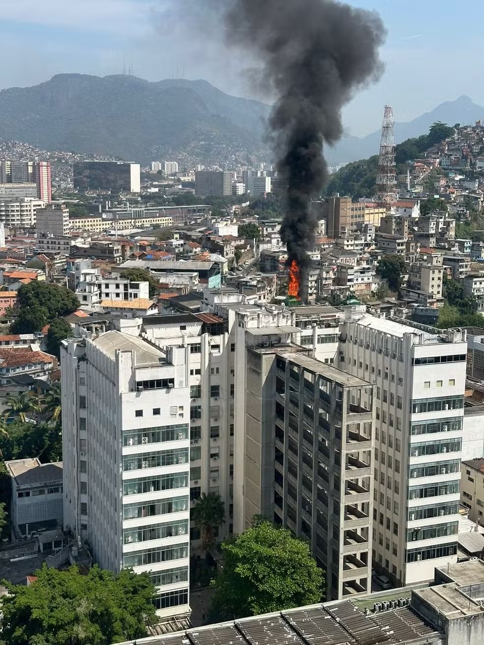 Incêndio Hospital dos Servidores no Rio - Vídeo