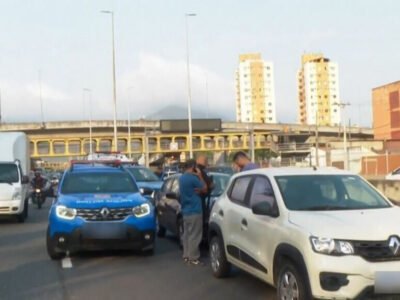 Mulher cai de viaduto e morre atropelada na Linha Amarela