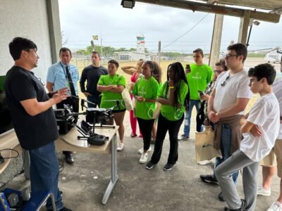 Niterói: Jovens visitam estrutura da Polícia Federal