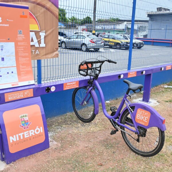 Bicicleta furtada recuperada pela polícia em Charitas, Niterói