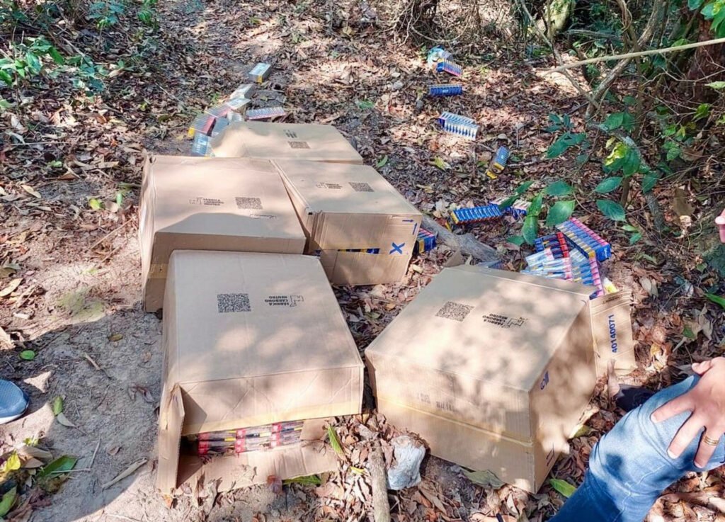 Niterói: PM apreende carga de cigarros e recupera carro roubado