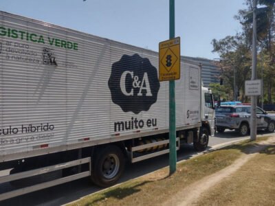 PM recupera caminhão roubado em operação na Maré