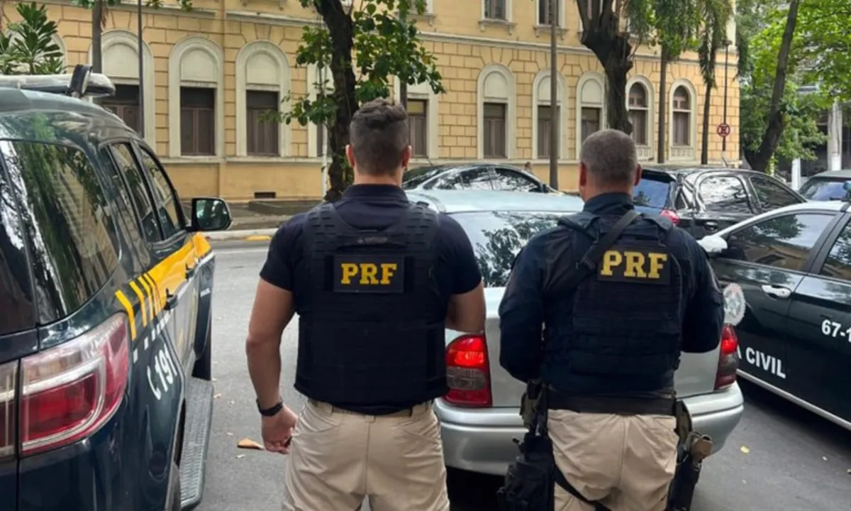 PRF prende quadrilha em carro furtado na Ponte Rio-Niterói