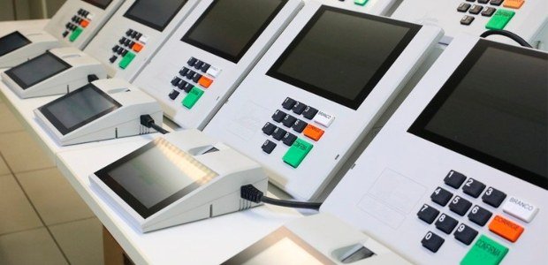 TRE-RJ começa a preparar urnas eletrônicas para eleições municipais no Estado do Rio de Janeiro