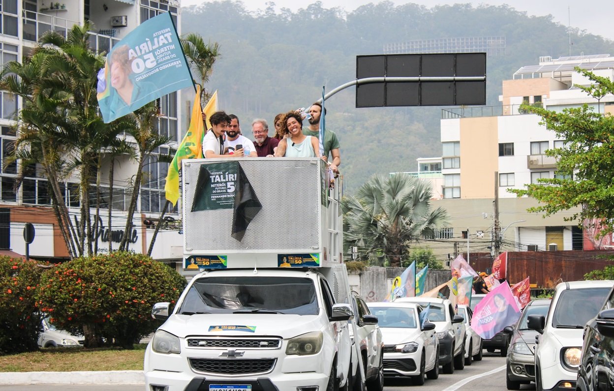 Mais de 200 carros participam de carreata de Talíria em Niterói neste domingo