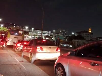 Trânsito caótico no entorno do Estádio Nilton Santos - Vídeos