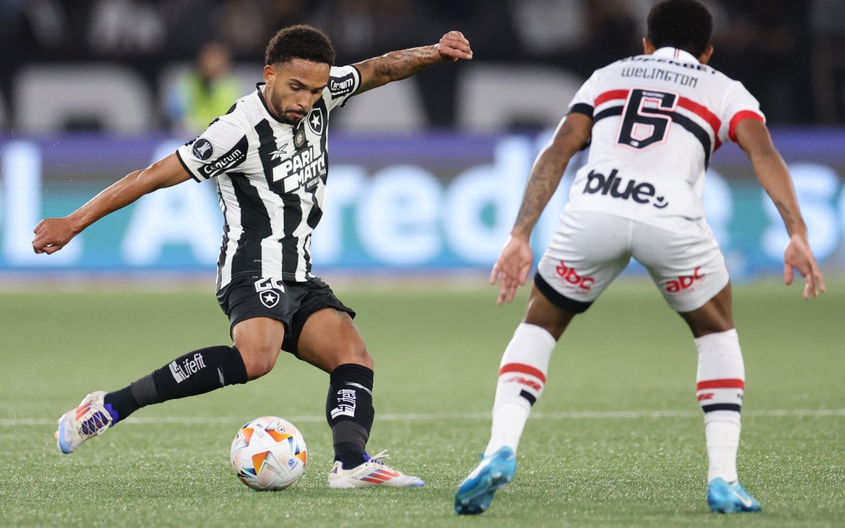 Vitinho brilha em empate do Botafogo contra o São Paulo