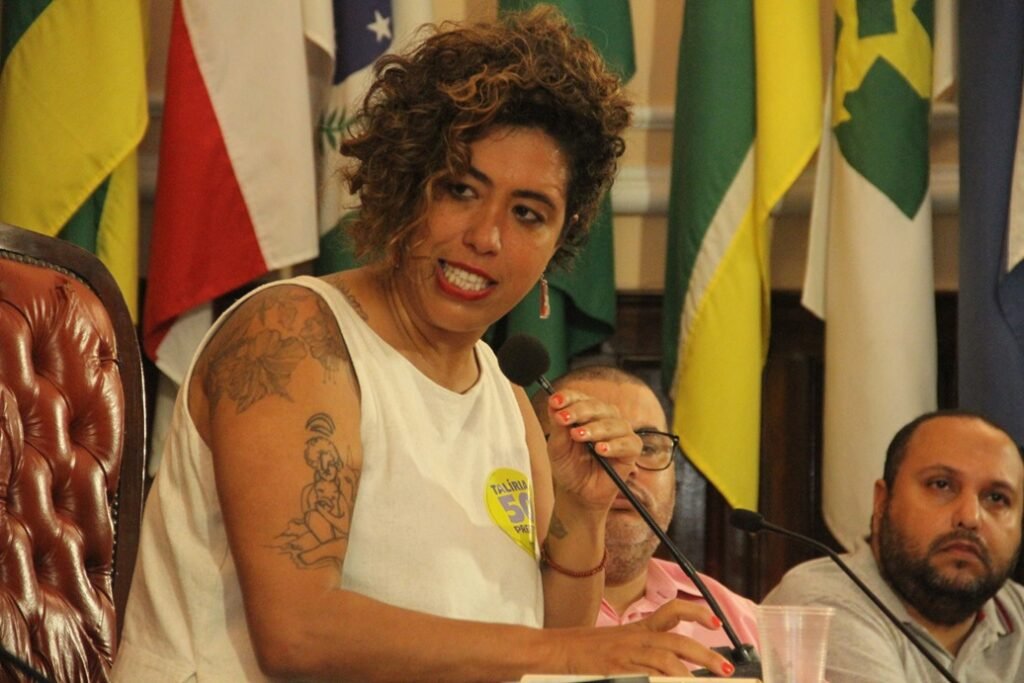 Em sabatina do portal de notícias Folha do Leste, Talíria Petrone (Psol), vê com preocupação a dependência econômica e fiscal e Niterói com os royalties do petróleo que, para ela, se trata de uma riqueza finita que Niterói possuí | Marcelo Feitosa/Folha do Leste/Brasil 21 Comunicação | ₢ Todos os Direitos Reservados | Proibida a Reprodução