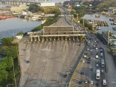 Ponte Rio-Niterói registra dois acidentes com motocicletas nesta quarta-feira (2), deixando trânsito complicado nos dois sentidos da rodovia.