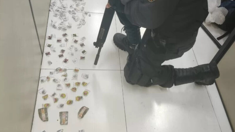 Adolescente apreendido por tráfico de drogas em Araruama
