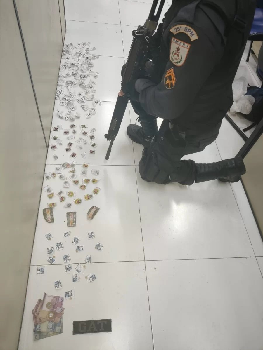 Adolescente apreendido por tráfico de drogas em Araruama