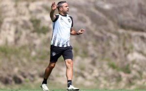 Artur Jorge busca levar Botafogo à glória internacional