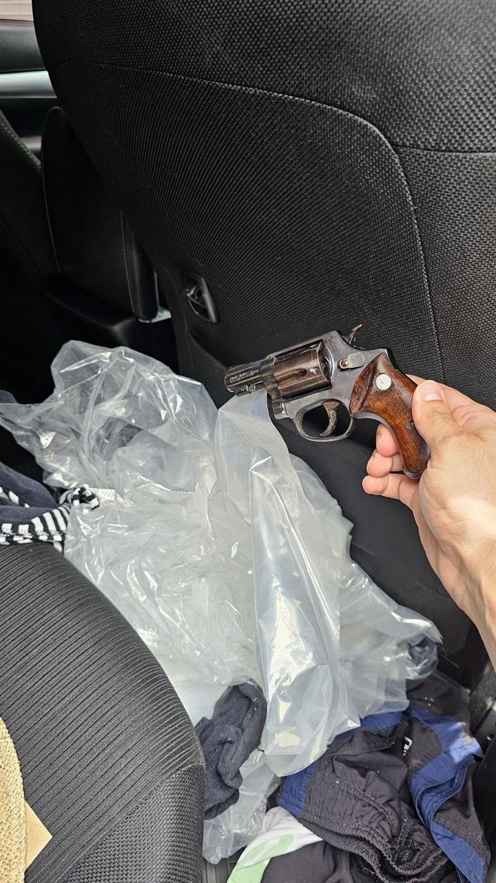 Boca de urna em Niterói? Polícia Federal dá bote em carro do governo do Estado do Rio e encontra meio milhão de reais - Vídeo