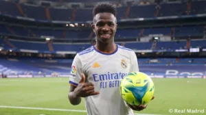 Vinícius Júnior é eleito o melhor jogador do mundo no Fifa The Best