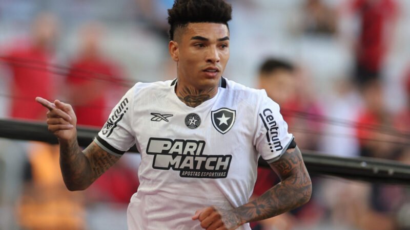 Igor Jesus durante treino do Botafogo para o Mundial de Clubes