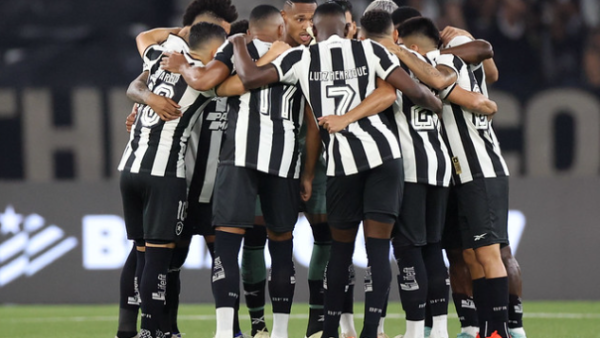 Botafogo atropela Peñarol e fica a um passo da final da Libertadores