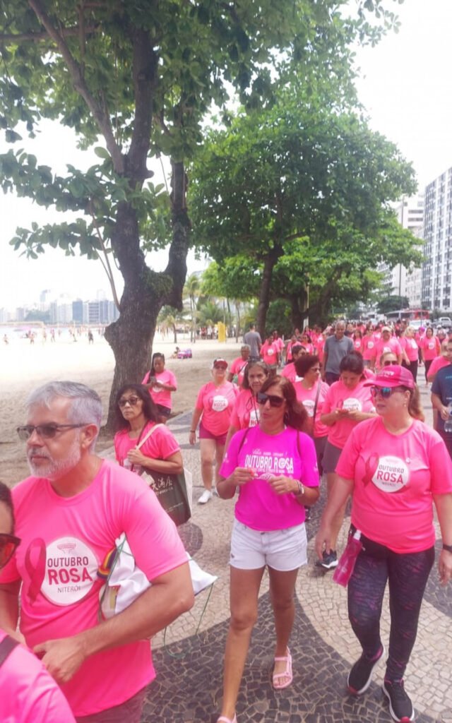 Caminhada do Outubro Rosa movimenta Niterói neste domingo