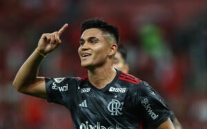 Carlos Alcaraz: Oportunidade e Desafios no Flamengo