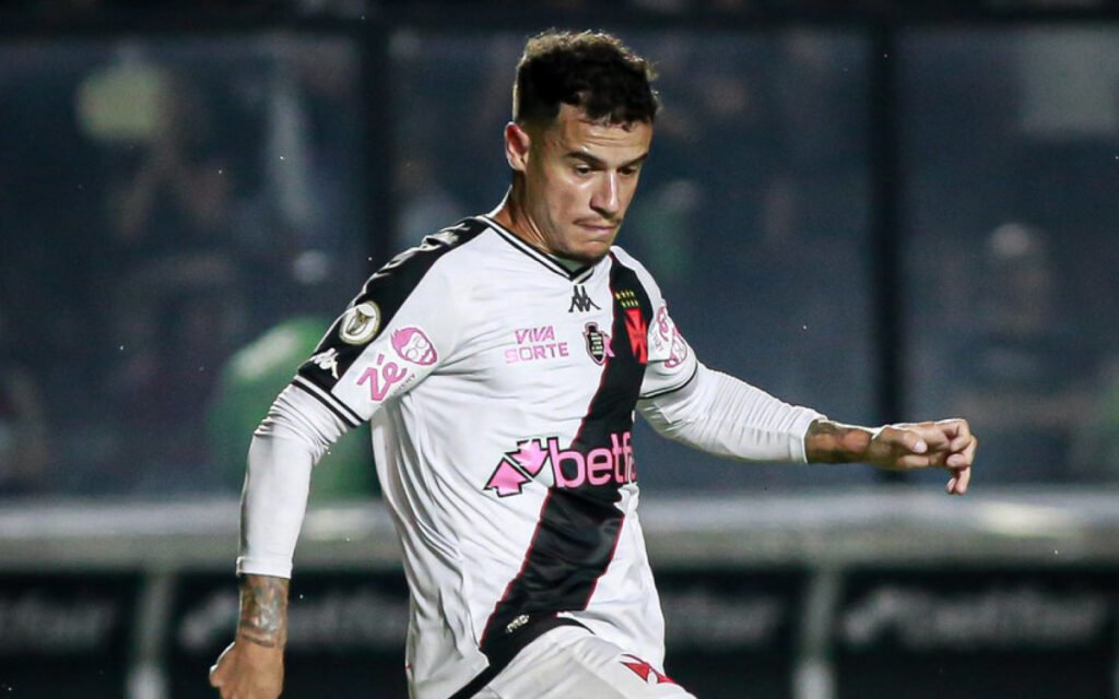 Coutinho conquista primeira vitória após retorno pelo Vasco