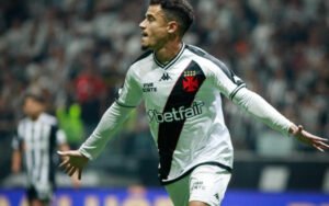 Coutinho se destaca no Vasco após lesão