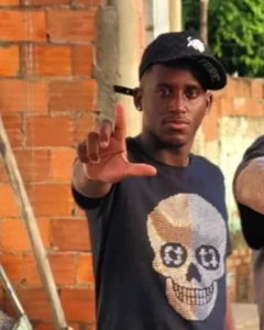 Dançarino dos Os Leleks sofre acidente grave em Niterói