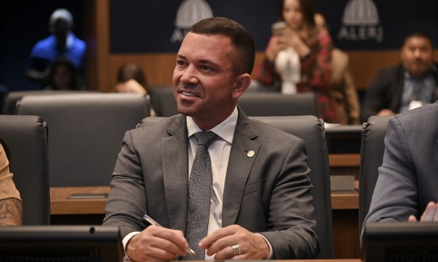 Deputado Rafael Nobre pede obras ao Governo do Rio para Nilópolis